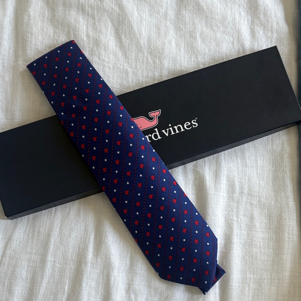 NWT Vineyard Vines Custom Collection GOP Patterned Tie